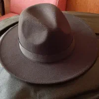 کلاه شاپو لبه دار مشکی