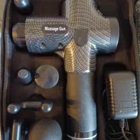 دستگاه ماساژ فروش فوری  در حد ، ۵بار شارژ شده کلن.