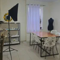 کرایه میز و کرایه اتاق در آموزشگاه هنری