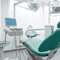 منشی و دستیار مطب دندانپزشکی