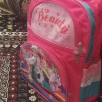 کیف مدرسه|کیف، کفش، کمربند|صدرا-فارس, فاز ۲|دیوار