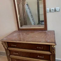 تخت،کمد،میزآرایش،دو عدد میز عسلی،جاکفشی و جالباسی|تخت و سرویس خواب|قم, باجک سه|دیوار