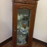 مبل وگلمیز وبخاری و ویترین