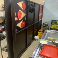 پارتیشن چوبی و قفسه آهنی