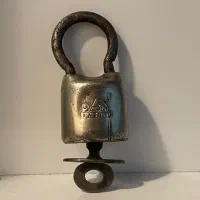 قفل قدیمی شیرخورشید تزئینی کلکسیونی