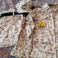 لباس و پوتین نظامی|لباس|کوچصفهان, |دیوار