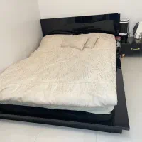 تخت دو نفره به همراه آینه کنسول و فایل ۵ کشو