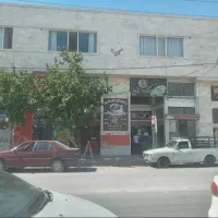 مغازه 45متری خیابان مشکل گشا بین کوچه6و8