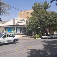 تجاری ۱۶۰ متر بنا ۸۰ متر زمین دو نبش