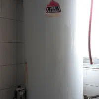 آبگرمکن دیواری اطمینان و کابینت فلزی