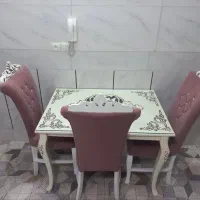 میز نهار خوری همراه چهار صندلی