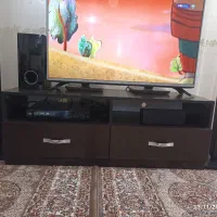 میز تلویزیون کاملا سالم وبدون خط و خش