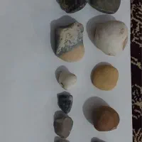 تعدادی سنگ قیمتی به فروش می‌رسد سن شناس پیام بده