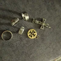 انگشتر و گردن بند