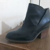 کفش چرم و نیم بوت زنانه