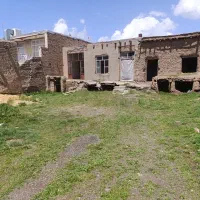 منزل کلنگی در روستای بسیار نزدیک به ملایر