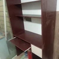 میز کامپیوتر و کتابخانه