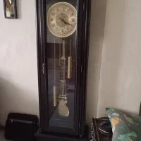 ساعت دیواری ایستاده