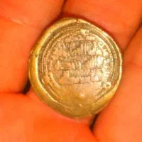 سکه و سنگ اشیا قیمتی