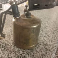 چراغ پریموس و چاقو