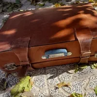 چمدان قدیمی