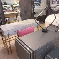 صندلی کلایل. صندلی اصلاح. ترولی. میز ناخن|آرایشگاه و سالن‌های زیبایی|صفادشت, |دیوار