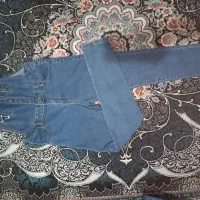 چند عدد شلوار لی در حد نو و تمیز