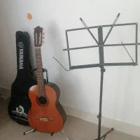 گیتار یاماها c70 همراه باکیف، استند گیتار ودفترچه|گیتار، بیس، امپلیفایر|جهرم, |دیوار