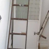 یه درحیاط ویه نردبان