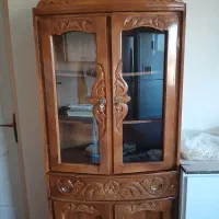 کمد چوب کنده‌کاری