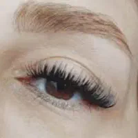 کاشت مژه هیدن و کاشت ناخن و پاکسازی صورت