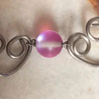 دستبند کریستال سرخابی با مهره ی موون استون|جواهرات|اصفهان, ملک‌شهر|دیوار