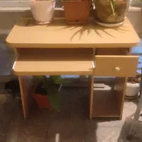 میز کامپیوتر و تحریر درحد نو نصف قیمت (اتابک )