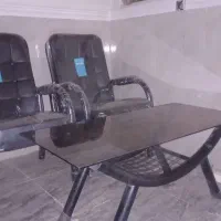 صندلی و گل میز