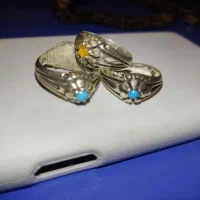 انگشتر و تسبیح و چاقو