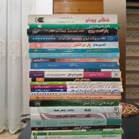 چند جلد کتاب