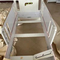 تخت نوجوان و