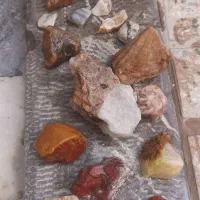 ۳۵ عدد سنگ طبیعی انواع سنگ ها|زیورآلات و اکسسوری|اصفهان, پوریای ولی|دیوار