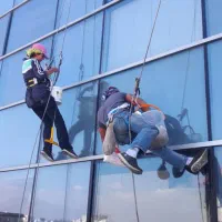 نظافت خدمات نمای ساختمان.باطناب بندباز نماکار سنگ