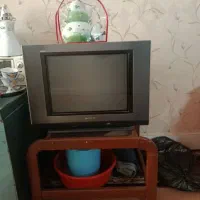 یک عدد تلویزیون ۲۱ سونی  سالم  با میز ۱۰۰۰ ملیون