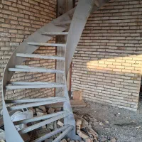 پله گرد فلزی