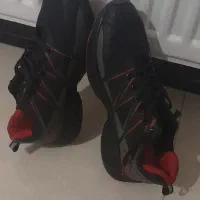 کفش اسپرت یکبار استفاده شده