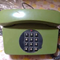 تلفن رومیزی قدیمی|کلکسیون اشیاء عتیقه|سمنان, |دیوار