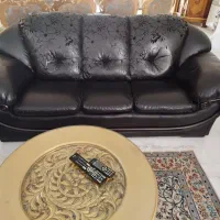 مبل چرم ترک ۵ نفره با میز