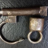 قفل‌ عطیقه