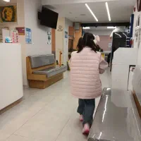 اسکوتر دختر صورتی رنگ عکسش و ندارم