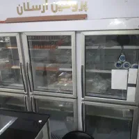 یخچال و فریزر استاده