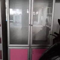 کمد ویترینی ومیز