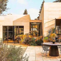 ویلا شهرکی پیداکردی هم مدرن٪هم باغی٪ سند روی میز