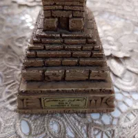 آرامگاه کوروش مجسمه